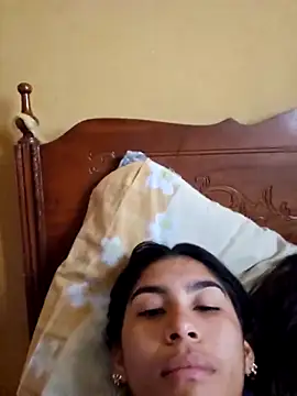 Snapshot of skinnyrox chatting on 03.16.26 skinnyrox online show from 03.16.26