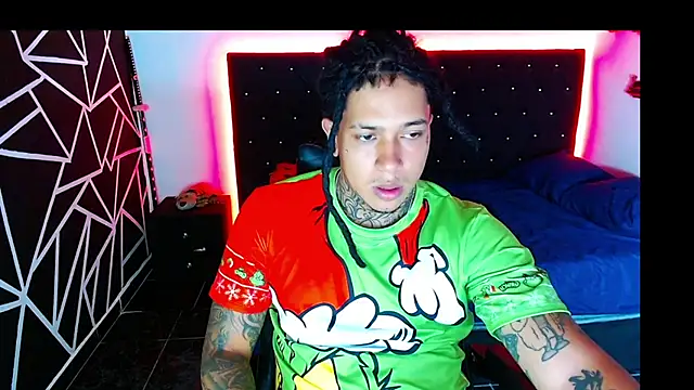 Snapshot of Zero-X9 chatting on 12.13.25 Zero-X9 online show from 12.13.25