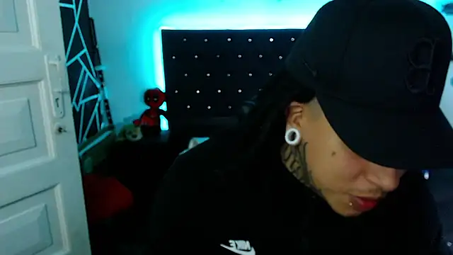 Snapshot of Zero-X9 chatting on 02.11.26 Zero-X9 online show from 02.11.26