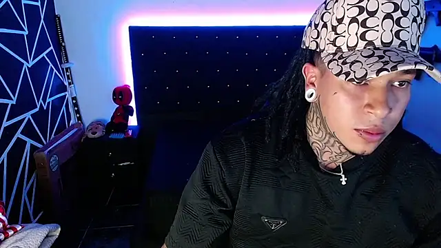 Snapshot of Zero-X9 chatting on 02.17.26 Zero-X9 online show from 02.17.26