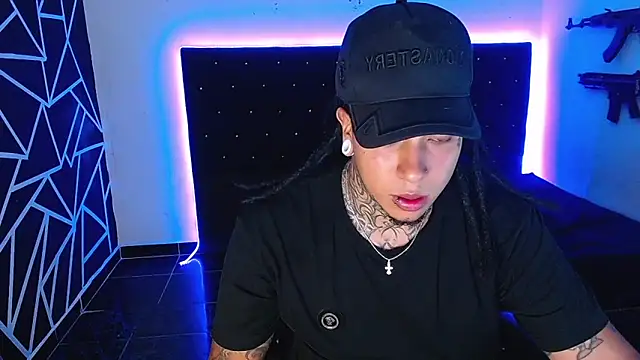 Snapshot of Zero-X9 chatting on 03.05.26 Zero-X9 online show from 03.05.26