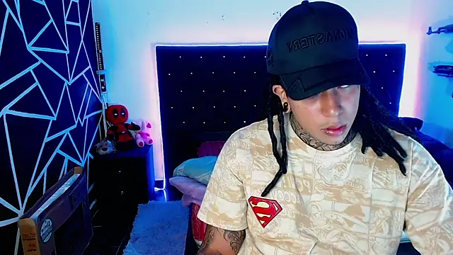 Snapshot of Zero-X9 chatting on 03.26.26 Zero-X9 online show from 03.26.26