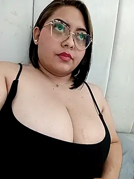 Snapshot of Anna_Lucia88 chatting on 12.13.25 Anna Lucia88 online show from 12.13.25