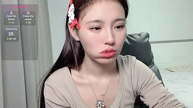 Snapshot of H-2005 chatting on 03.14.26 H-2005 online show from 03.14.26