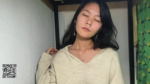 Snapshot of CucDierolf chatting on 11.18.25 CucDierolf online show from 11.18.25