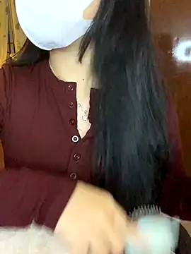 Snapshot of Hanni_22 chatting on 11.25.25 Hanni 22 online show from 11.25.25