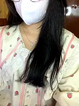 Snapshot of Hanni_22 chatting on 11.27.25 Hanni 22 online show from 11.27.25