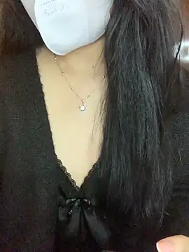 Snapshot of Hanni_22 chatting on 12.02.25 Hanni 22 online show from 12.02.25