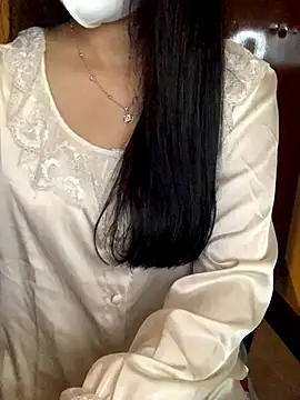 Snapshot of Hanni_22 chatting on 12.04.25 Hanni 22 online show from 12.04.25