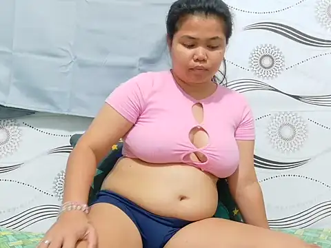 Sweetbigtits 69 online show from 04.28.26