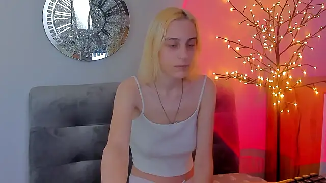 MiilaGlow online show from 01.14.26