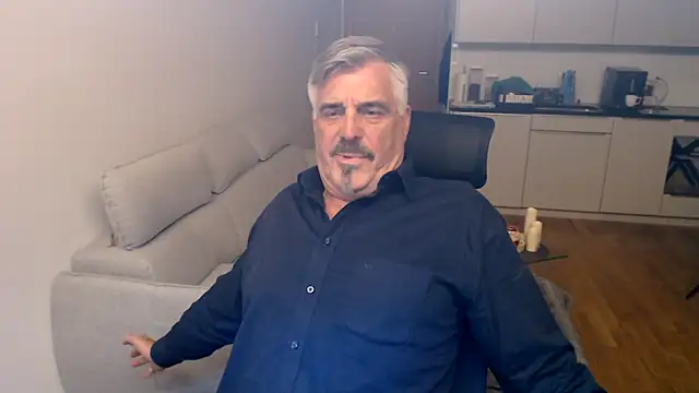 Buidapest online show from 12.17.25