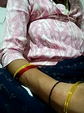 Anushasharma89 online show from 11.24.25