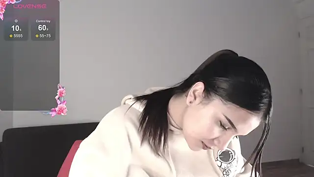 Snapshot of kallesy02 chatting on 12.14.25 kallesy02 online show from 12.14.25