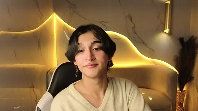 Snapshot of zoe_tp chatting on 11.22.25 zoe tp online show from 11.22.25