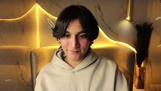 Snapshot of zoe_tp chatting on 11.24.25 zoe tp online show from 11.24.25