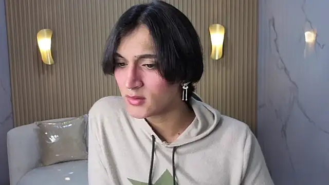 Snapshot of zoe_tp chatting on 11.30.25 zoe tp online show from 11.30.25