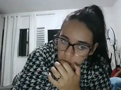 Snapshot of Lidiferrari chatting on 11.18.25 Lidiferrari online show from 11.18.25