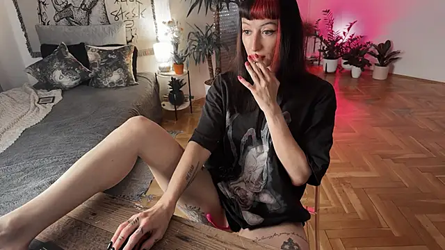 Snapshot of inked_witch chatting on 09.16.25 inked witch online show from 09.16.25