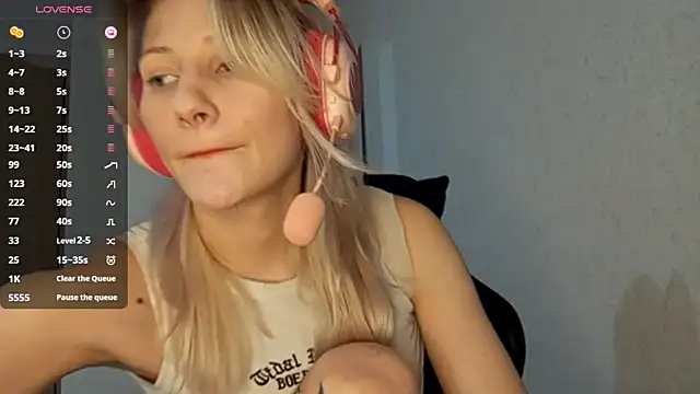 FoxySable online show from 12.17.25