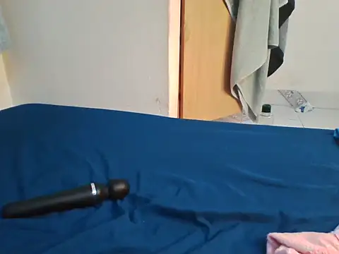 Snapshot of kganya22 chatting on 12.16.25 kganya22 online show from 12.16.25