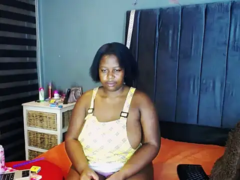 Snapshot of melanin_lizzy chatting on 11.17.25 melanin lizzy online show from 11.17.25