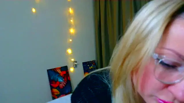 MilaLove   online show from 11.19.25