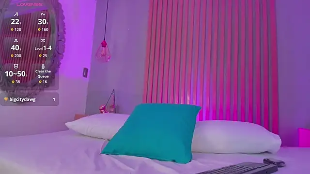 nicolesteele  online show from 11.26.25