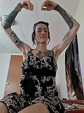 Snapshot of MaitressePomme3 chatting on 11.21.25 MaitressePomme3 online show from 11.21.25