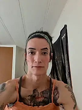 Snapshot of MaitressePomme3 chatting on 11.23.25 MaitressePomme3 online show from 11.23.25