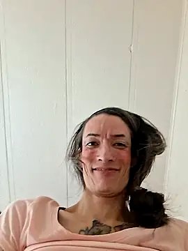 Snapshot of MaitressePomme3 chatting on 12.02.25 MaitressePomme3 online show from 12.02.25