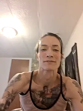 Snapshot of MaitressePomme3 chatting on 12.16.25 MaitressePomme3 online show from 12.16.25