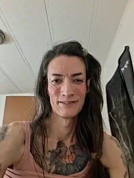 Snapshot of MaitressePomme3 chatting on 12.19.25 MaitressePomme3 online show from 12.19.25