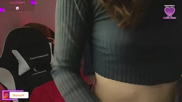 Snapshot of Dhanaee chatting on 11.25.25 Dhanaee online show from 11.25.25