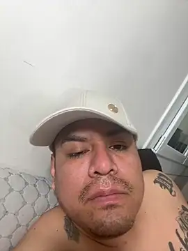 Snapshot of Pelotas2000 chatting on 11.17.25 Pelotas2000 online show from 11.17.25