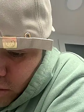 Snapshot of Pelotas2000 chatting on 11.23.25 Pelotas2000 online show from 11.23.25