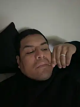 Snapshot of Pelotas2000 chatting on 11.23.25 Pelotas2000 online show from 11.23.25