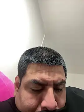 Snapshot of Pelotas2000 chatting on 11.25.25 Pelotas2000 online show from 11.25.25