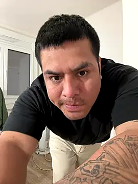 Snapshot of Pelotas2000 chatting on 11.30.25 Pelotas2000 online show from 11.30.25