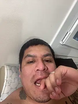 Snapshot of Pelotas2000 chatting on 12.23.25 Pelotas2000 online show from 12.23.25