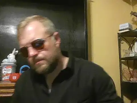 Snapshot of TheOneDonShaun chatting on 06.11.26 TheOneDonShaun online show from 06.11.26