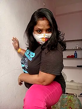 Snapshot of CUTE-LOVE-SWEETS chatting on 12.17.25 CUTE-LOVE-SWEETS online show from 12.17.25