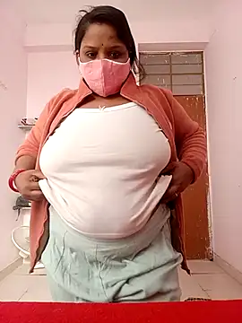 Snapshot of CUTE-LOVE-SWEETS chatting on 01.12.26 CUTE-LOVE-SWEETS online show from 01.12.26