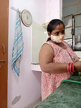 Snapshot of CUTE-LOVE-SWEETS chatting on 04.01.26 CUTE-LOVE-SWEETS online show from 04.01.26