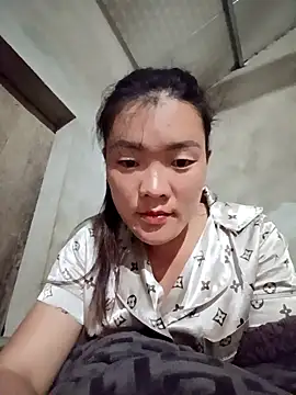 Snapshot of meomeo-00 chatting on 12.15.25 meomeo-00 online show from 12.15.25