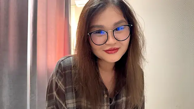 HoneyKitsu online show from 11.21.25