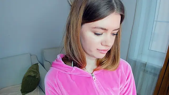 Snapshot of AngelesBenitz chatting on 12.16.25 AngelesBenitz online show from 12.16.25