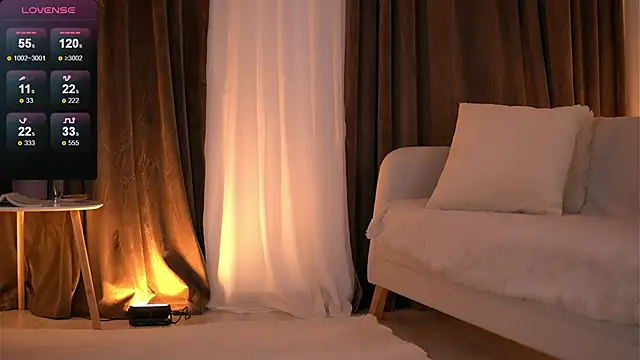 LuvCaprice online show from 06.05.26