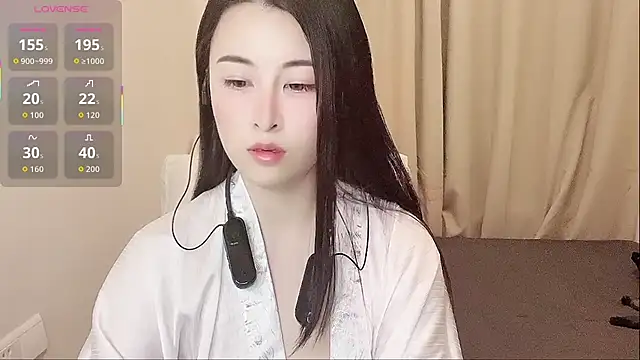 Snapshot of little-monster chatting on 12.03.25 little-monster online show from 12.03.25