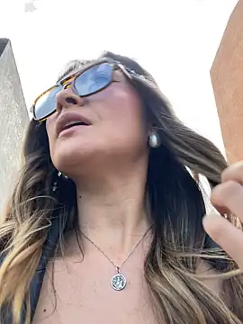 Snapshot of GeorginaBlack chatting on 12.13.25 GeorginaBlack online show from 12.13.25